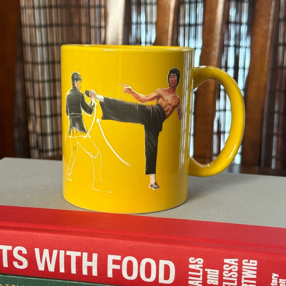 Bruce Lee Yellow Mug Martial Arts Kung Fu Retro Collectible M Ware